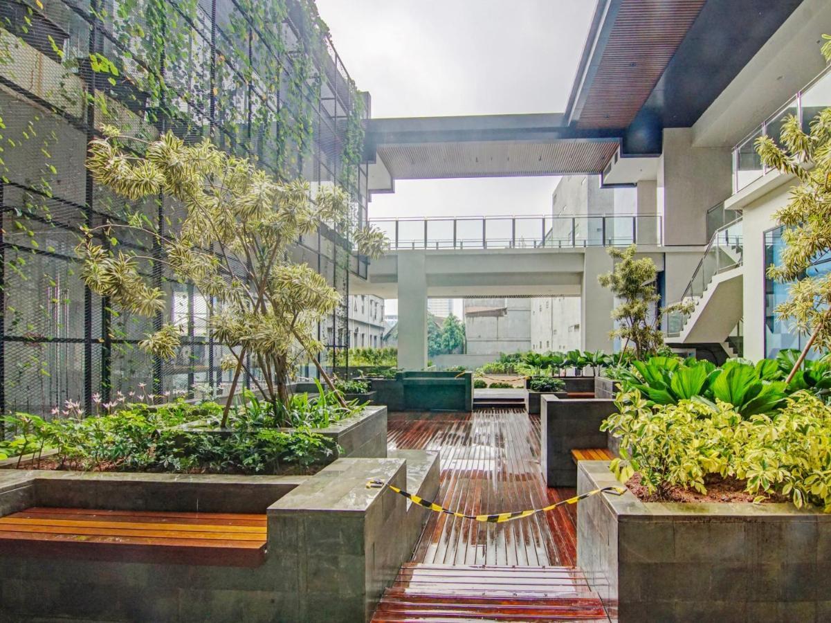 Oyo 90339 Evenciio Apartment Syariah Depok Exterior foto